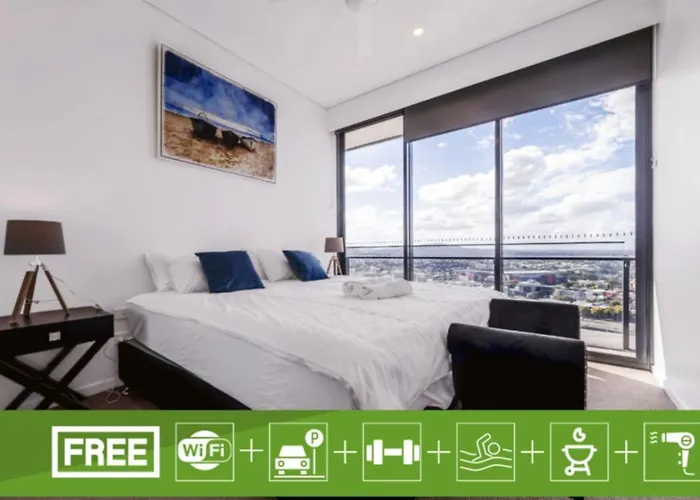 Spacious 2Bed Apartment Plus Nook With River View