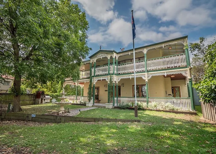 Grove Manor