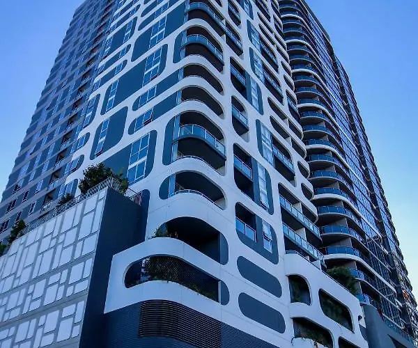 Serain Residences On Hope Street