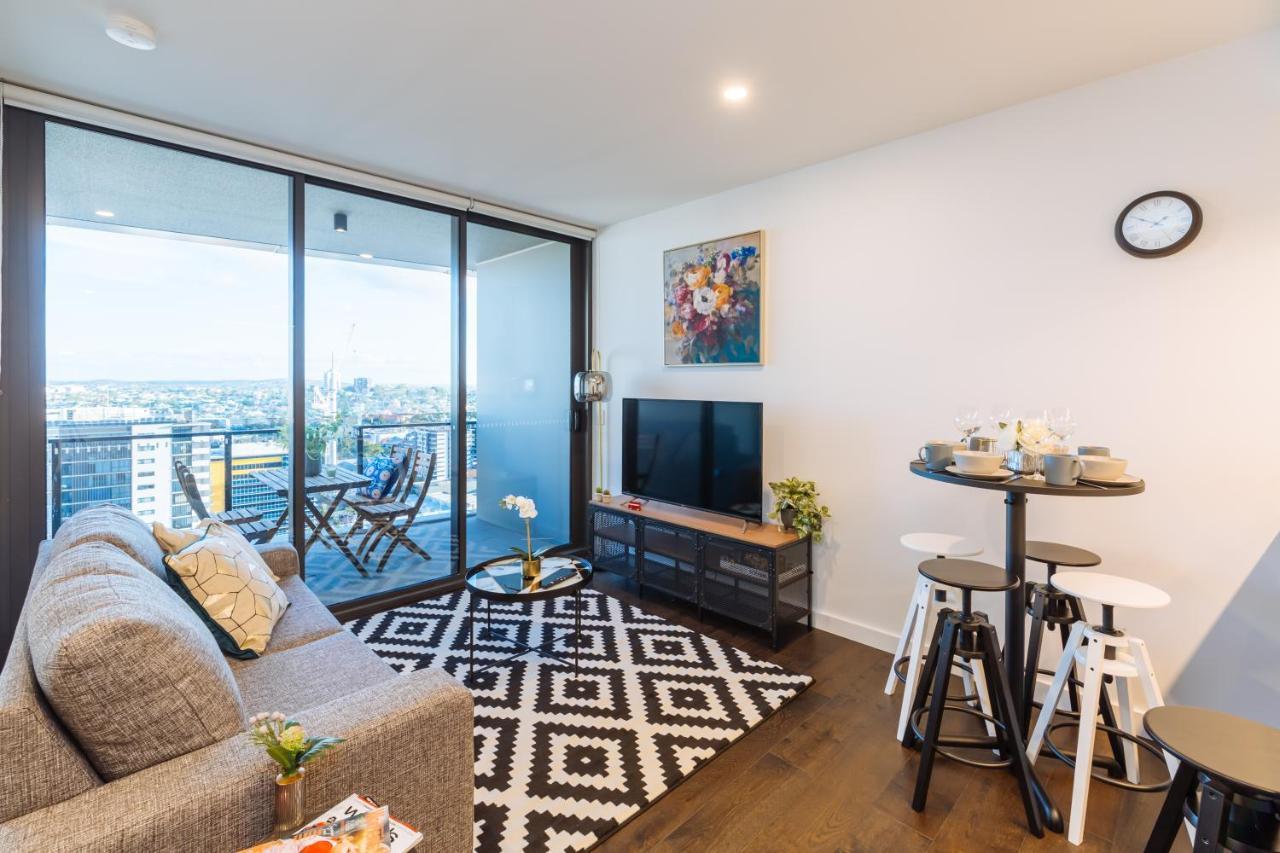Apartment Airtrip On Cordelia St *