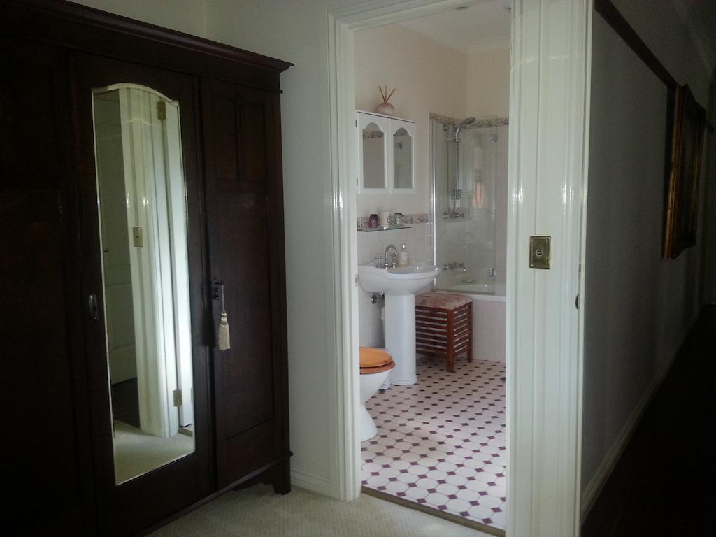 Guest house Grove Manor 4*