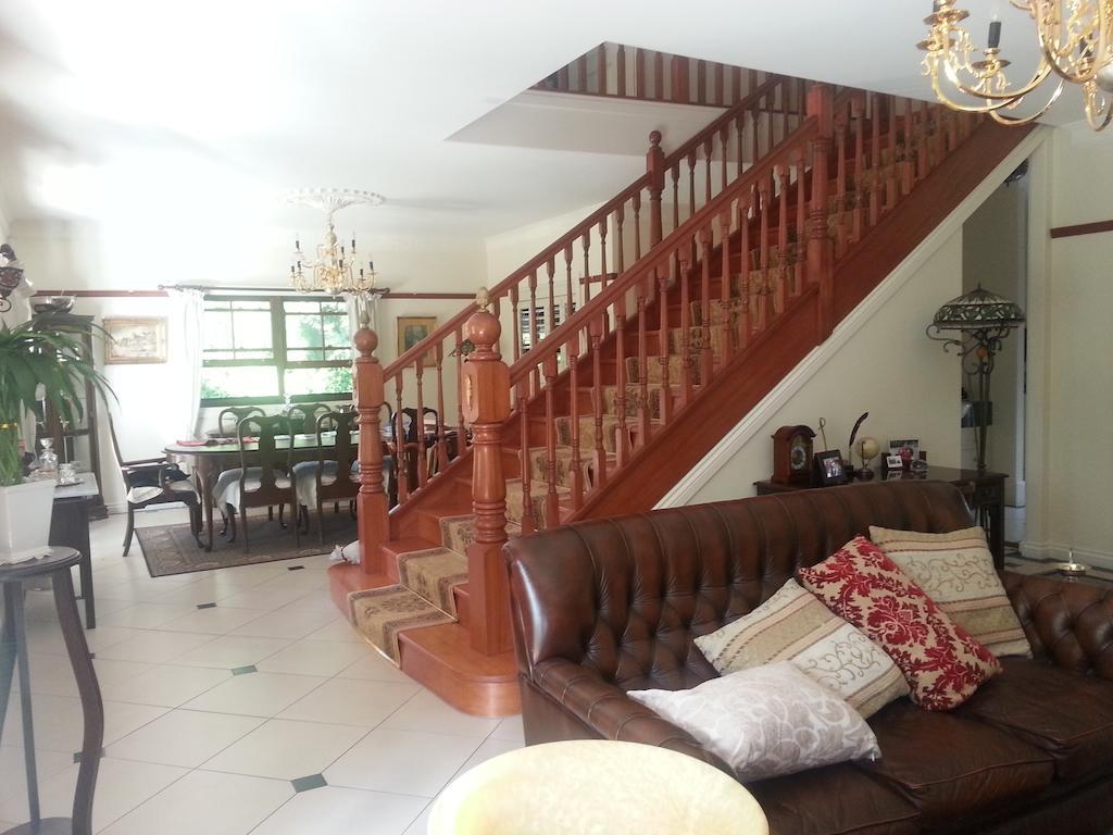 Grove Manor 4*