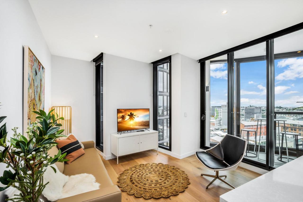 Apartment Kozyguru Fortitude Valley Designer Grade 2 Bed Free Parking Qfv179-1401 *