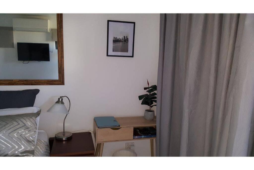 Woolloongabba, Comfortable, Modern, Private Studio *