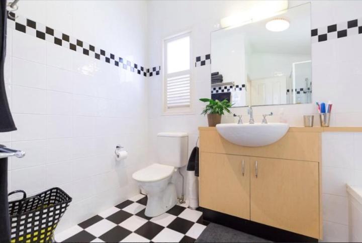 Holiday home Sunny - Near West End Cafe's, South Bank & Brisbane