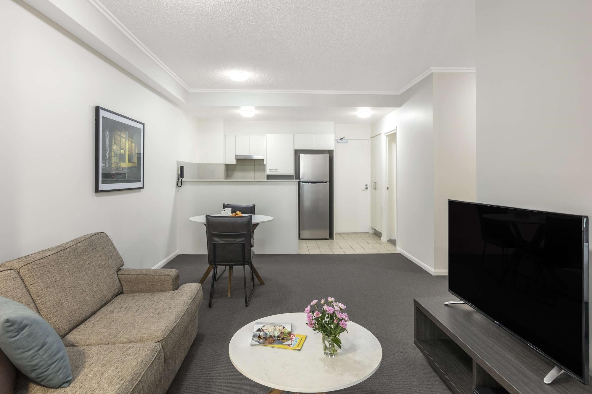 Aparthotel Oaks On Margaret 4*