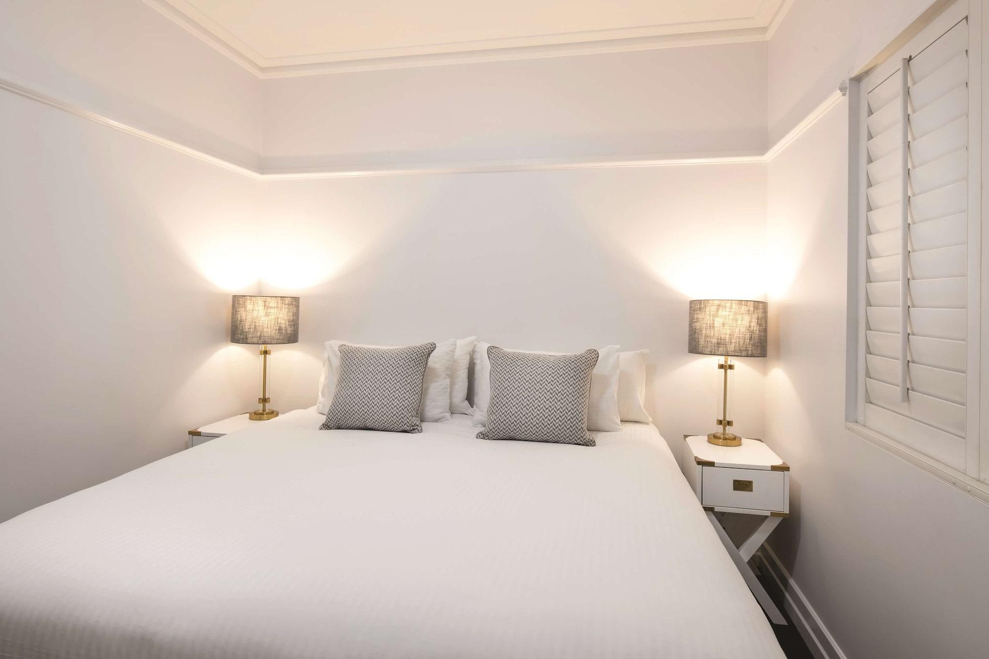 Adina Anzac Square 4*