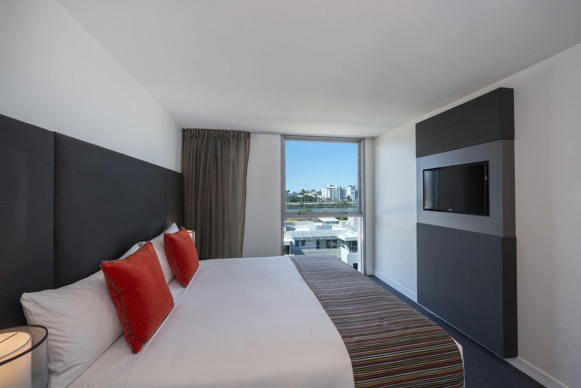 Mantra South Bank 4*