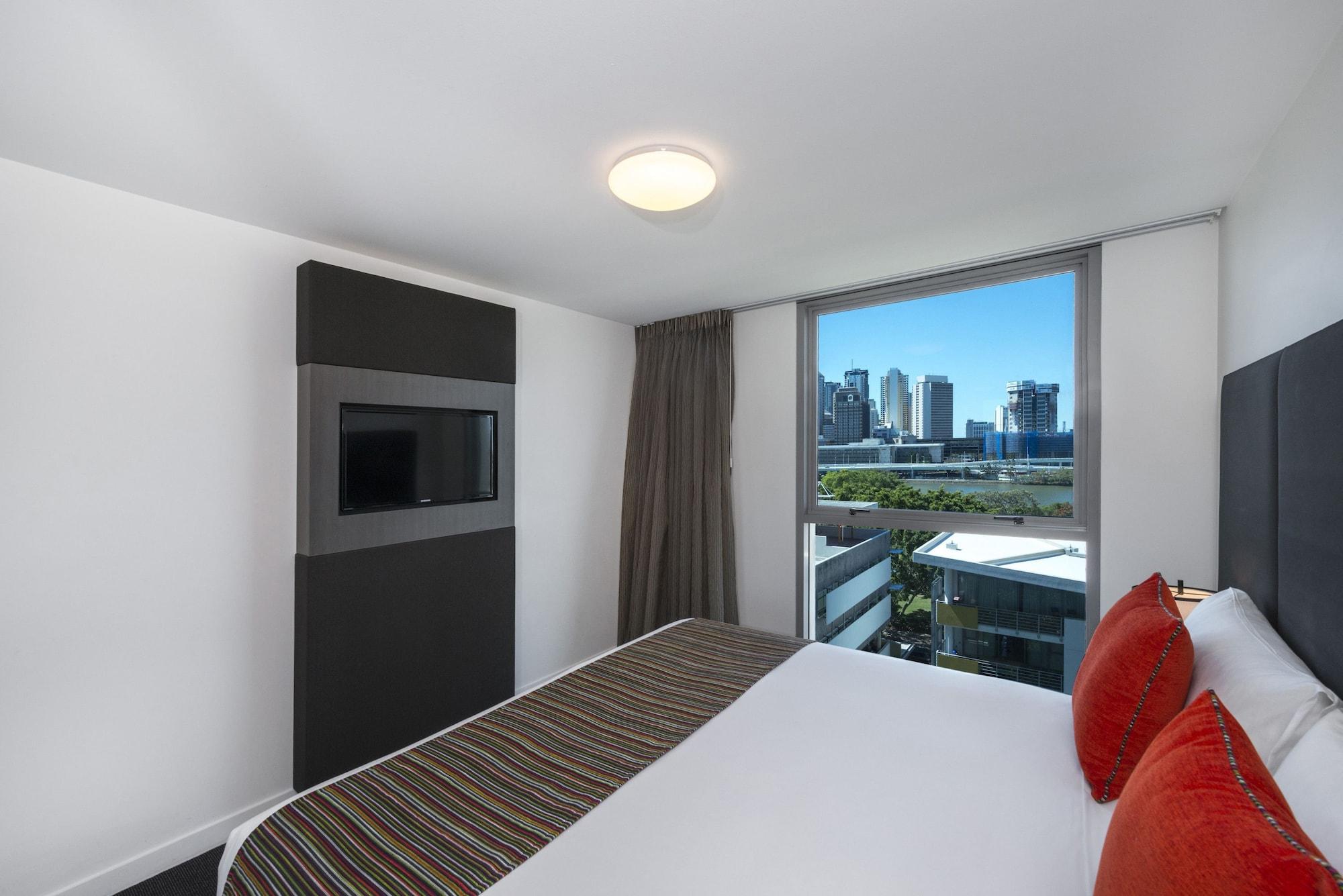 Hotel Mantra South Bank 4*