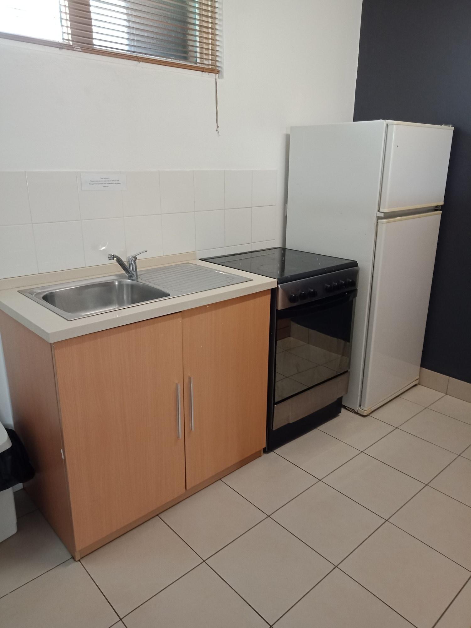 Annerley Motor 3*