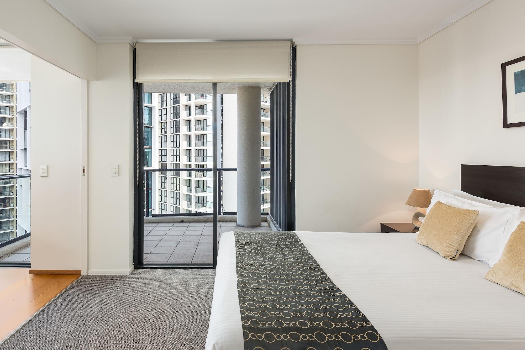 Aparthotel Quest River Park 4*