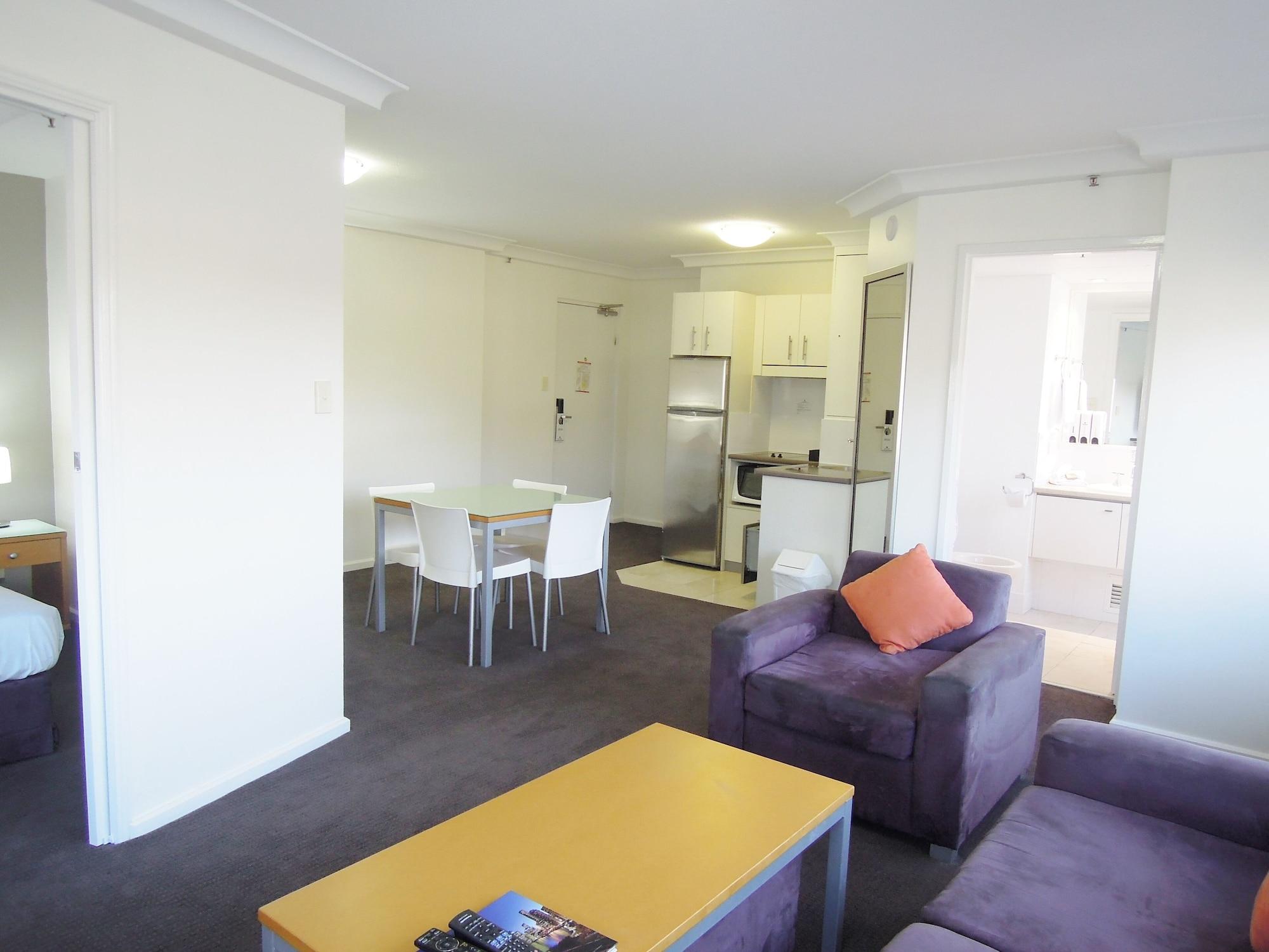 Aparthotel Park Regis North Quay