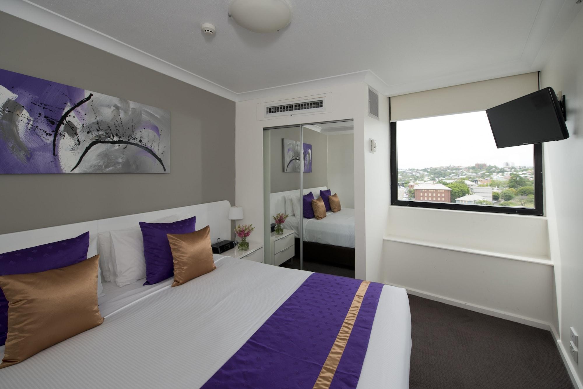 Aparthotel Park Regis North Quay 4*