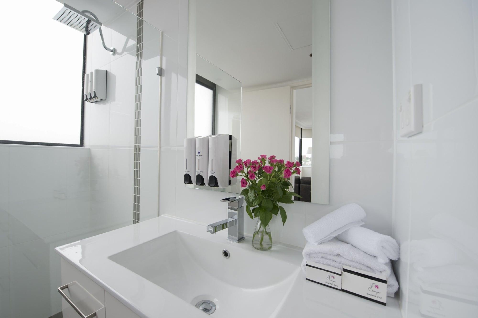 Aparthotel Park Regis North Quay