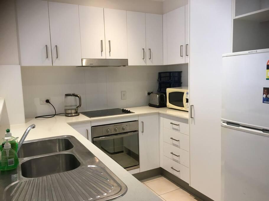 Merivale In South Two Beds Two Baths One Parking * Brisbane