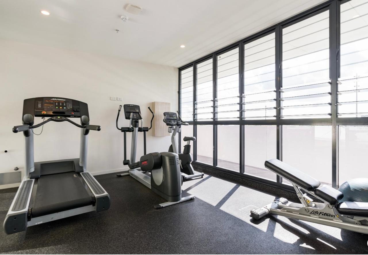 Apartment Elegant 2 Bed 2 Bath 1 Car Pool & Gym Portside Brisbane