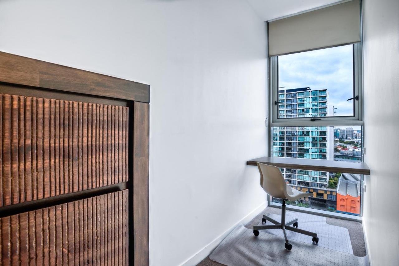 Apartment Chic Inner City Position 2 Bedroom With Parking By Serain Residences