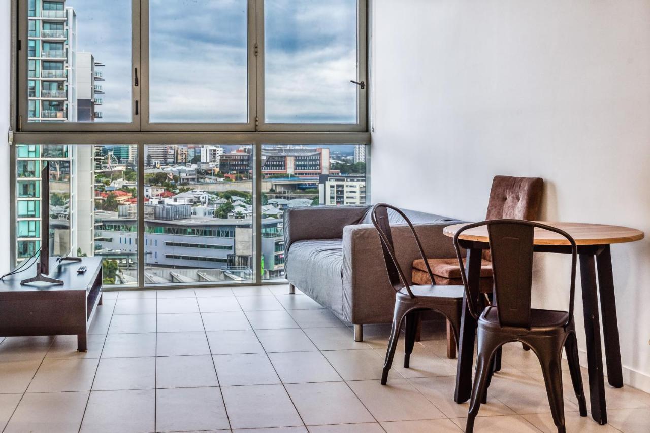 Chic Inner City Position 2 Bedroom With Parking By Serain Residences Brisbane