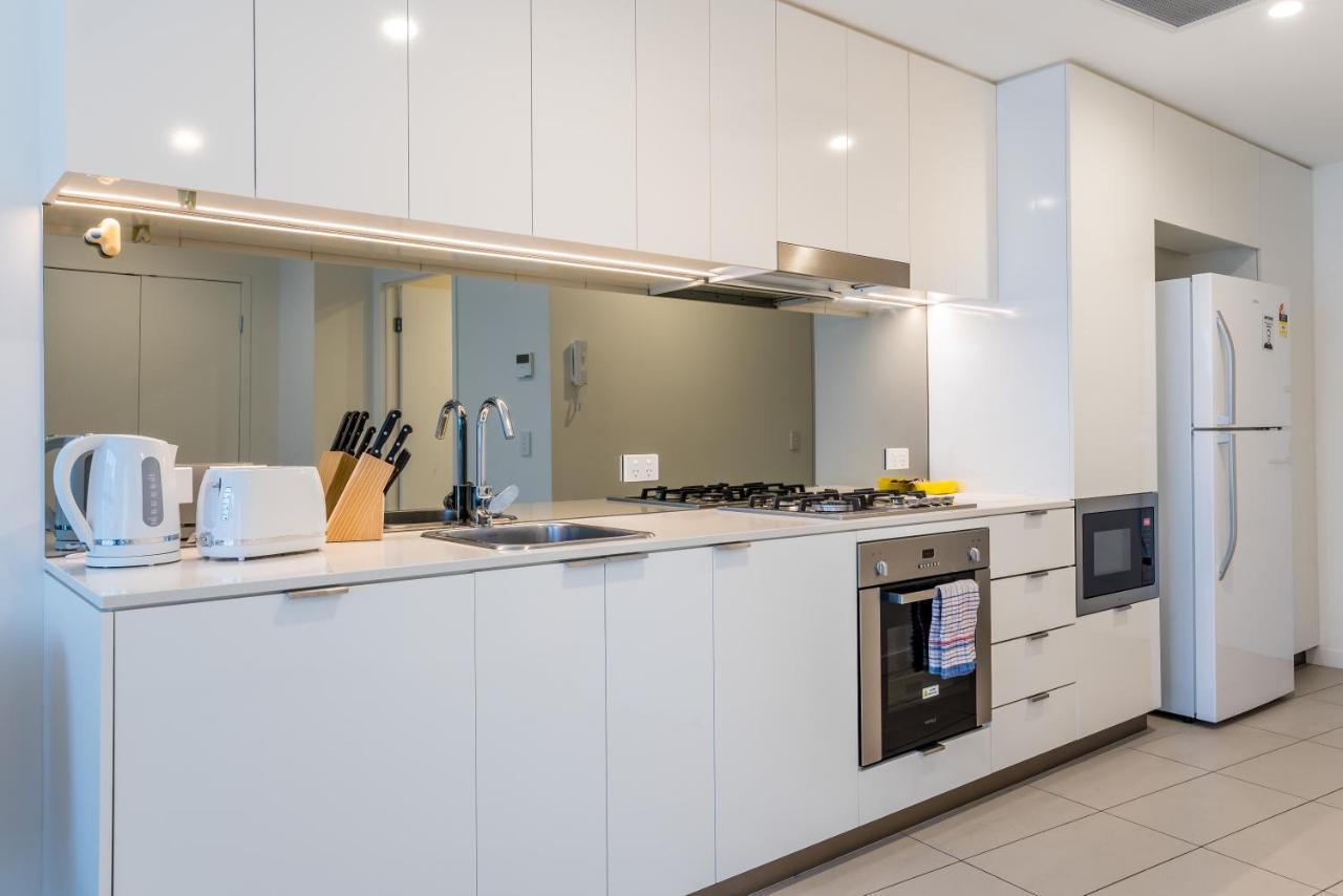 Chic Inner City Position 2 Bedroom With Parking By Serain Residences *