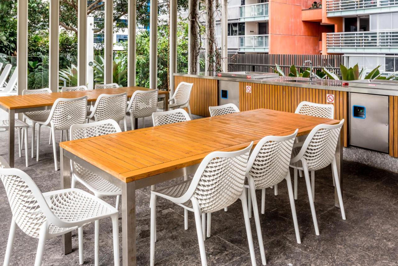 Chic Inner City Position 2 Bedroom With Parking By Serain Residences Apartment *