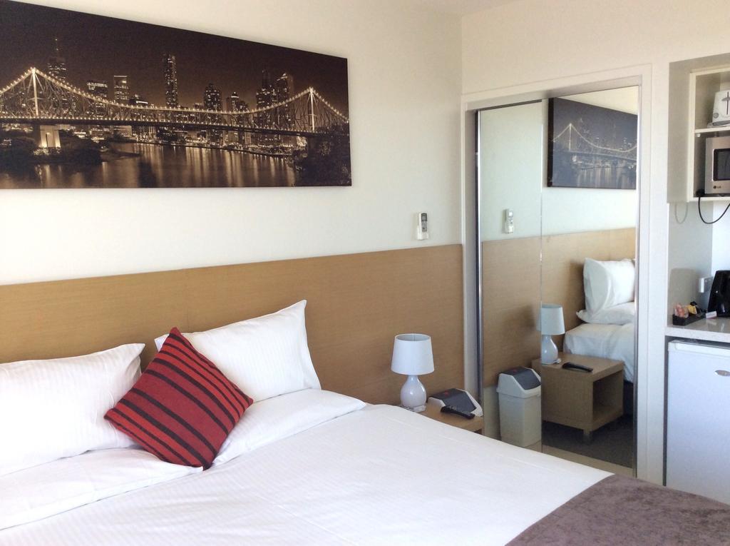 Pa 4* Brisbane