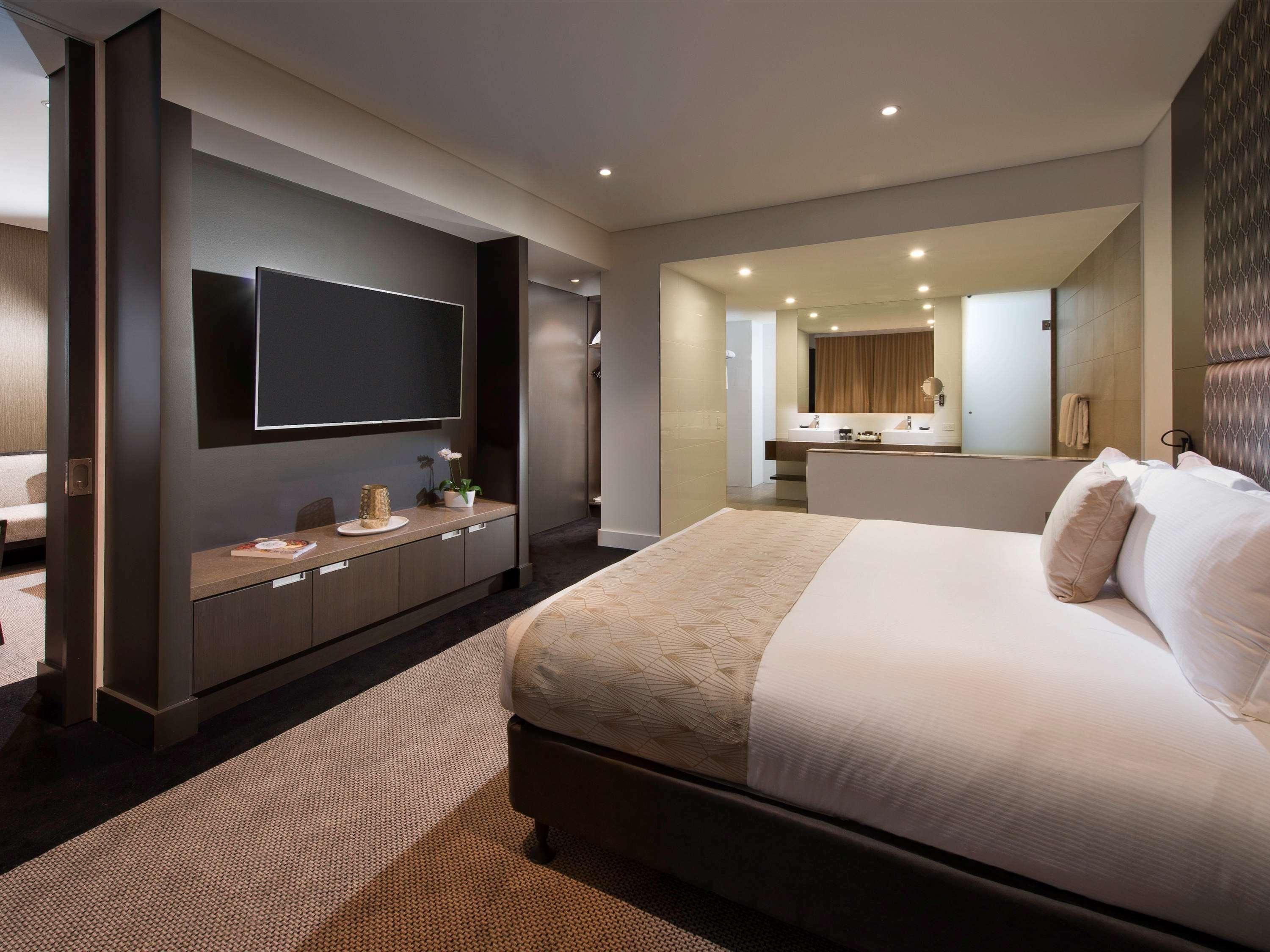Hotel Pullman Airport 5*
