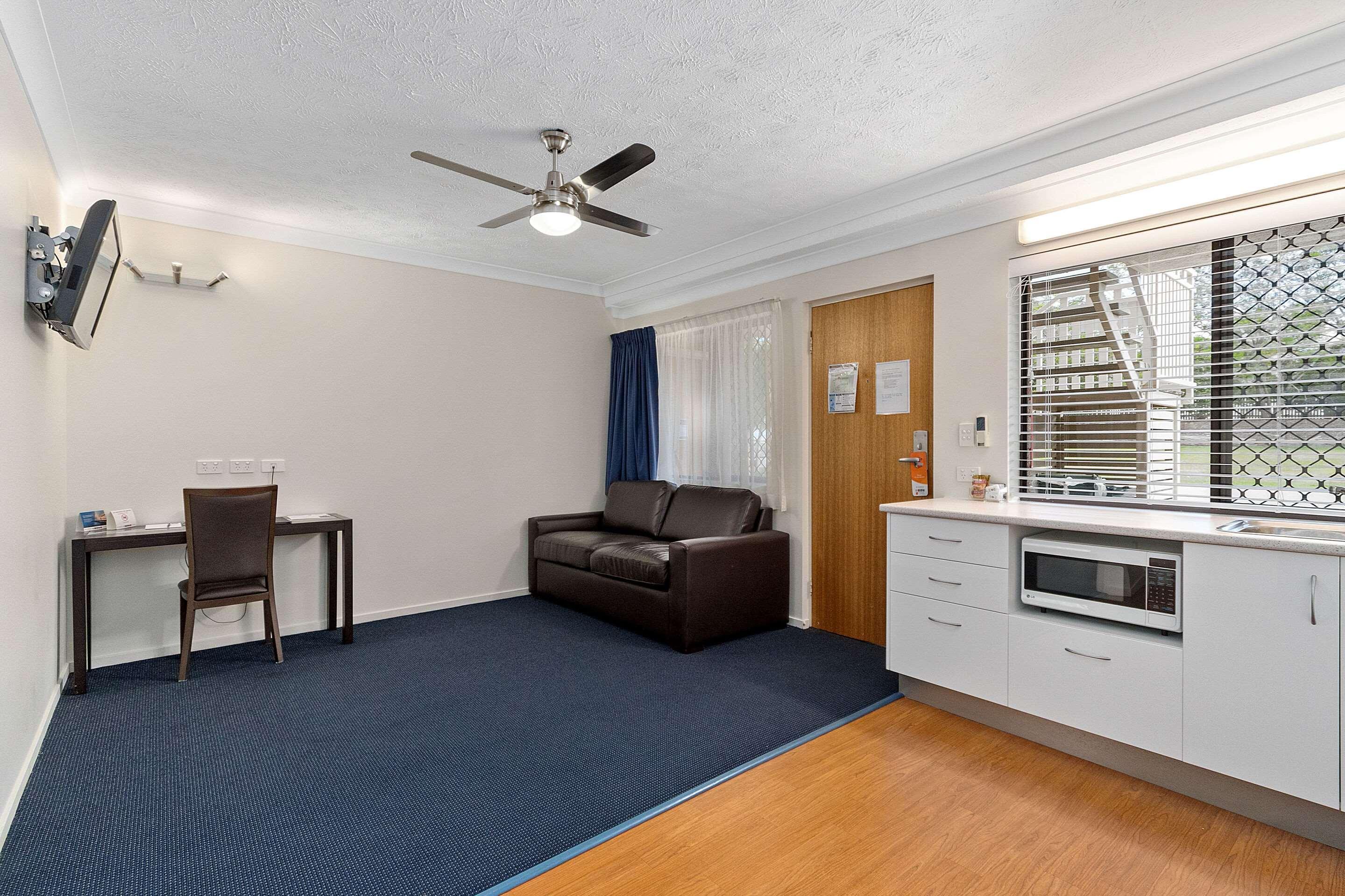 Quality Robertson Gardens 4*