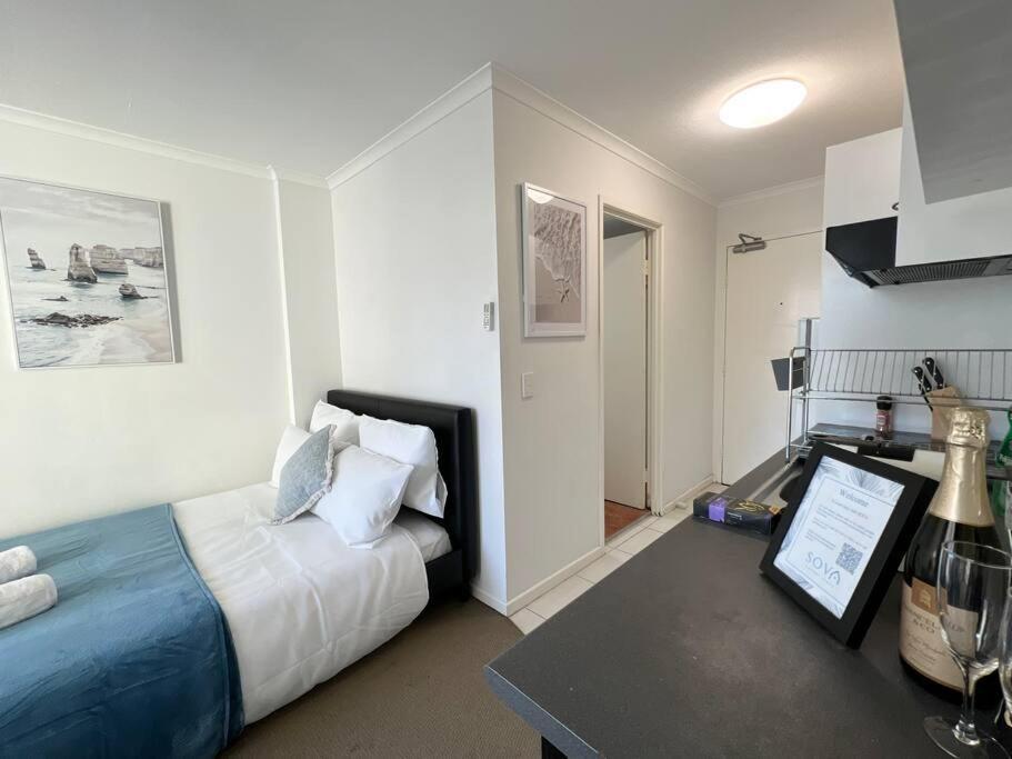Comfortable & Cozy Southbank Pad, Sunny Pool & Gym