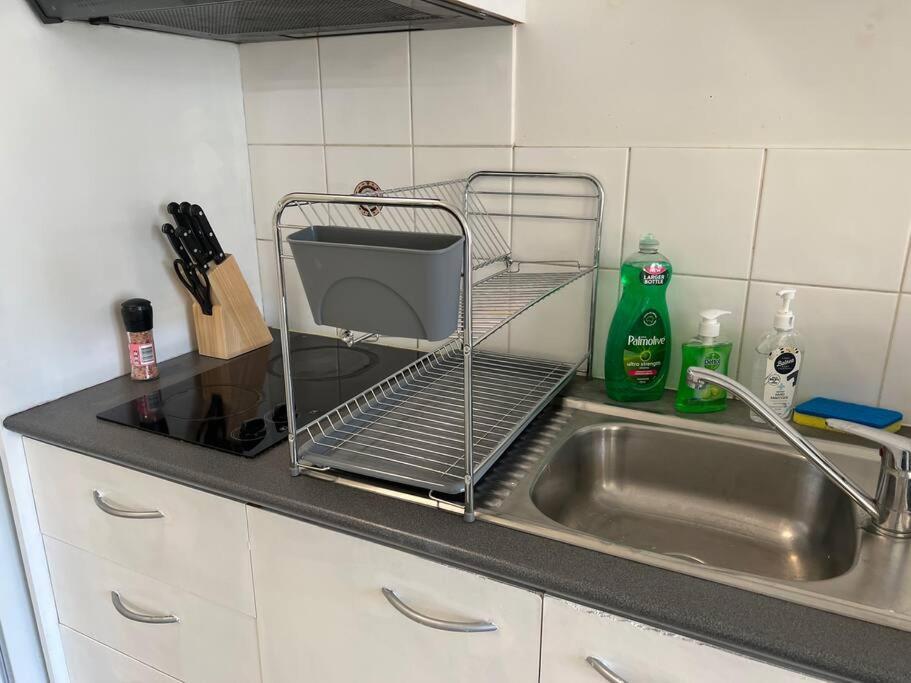 Comfortable & Cozy Southbank Pad, Sunny Pool & Gym Apartment Brisbane