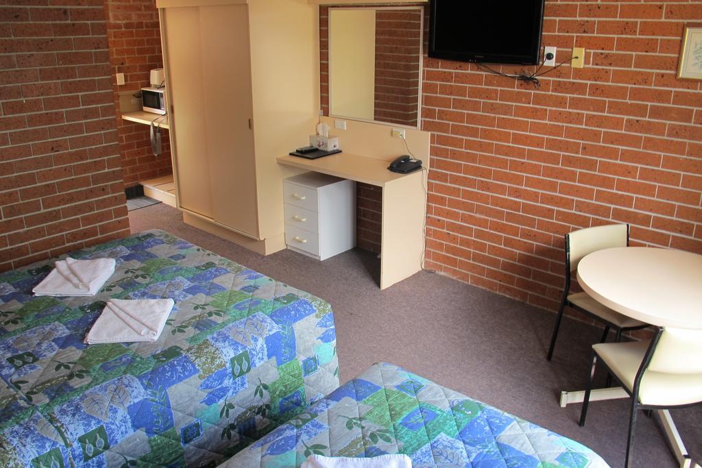 Greenslopes Motor 3*