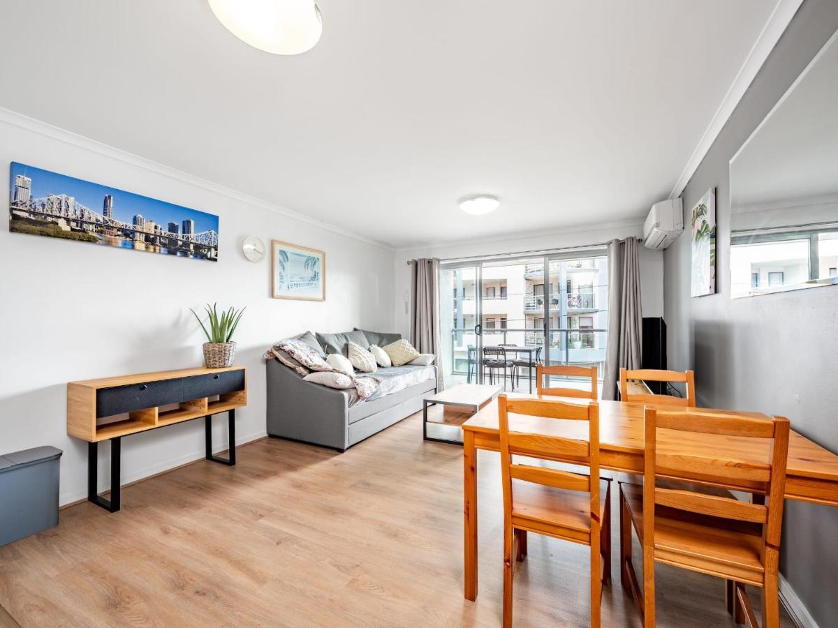 Inviting 1br Unit In The Heart Of Apartment