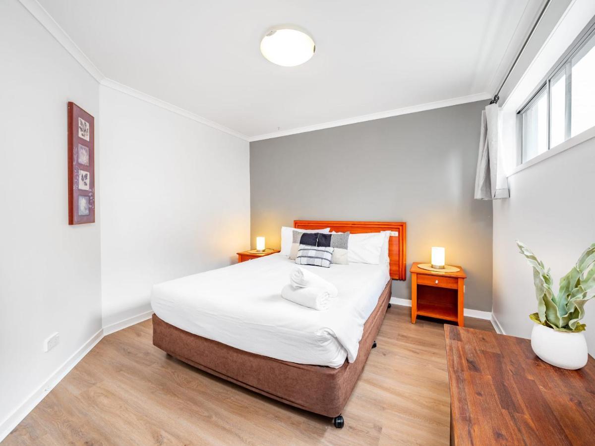 Inviting 1br Unit In The Heart Of * Brisbane