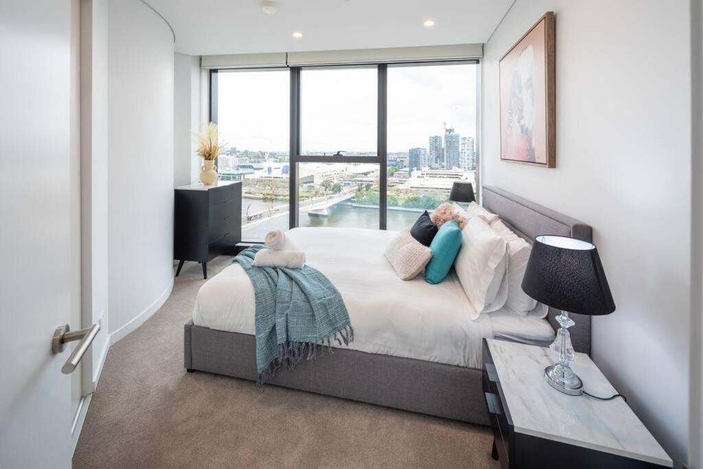 1404 Sophistication And Luxury On The River By Stylish Apartment