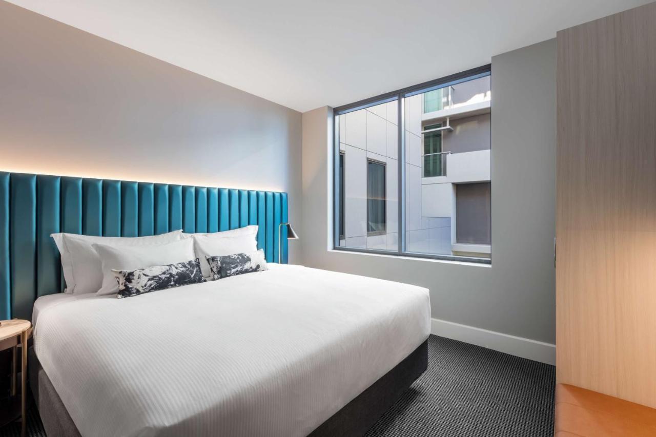 Adina Aparthotel 4*