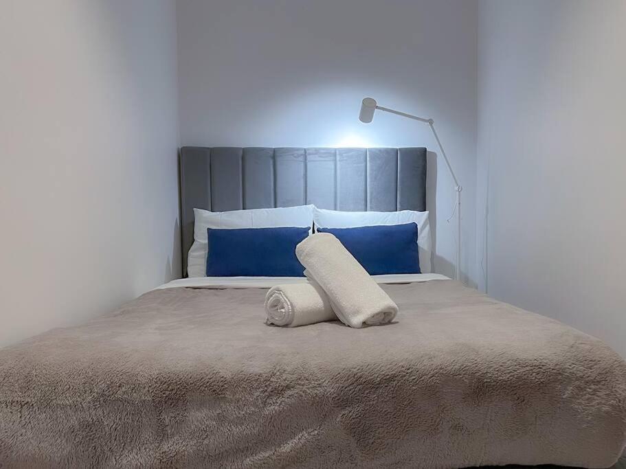 Apartment Amazing 2 Bedroom In Cbd! *