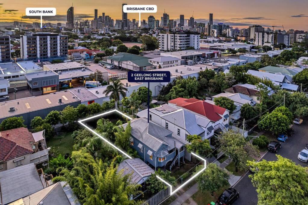Classic Queenslander With Pool & Yard Holiday home *