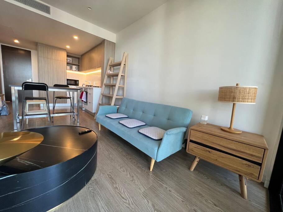 Apartment Emporium Residential 2 Bed 2 Bath 1 Car Brisbane