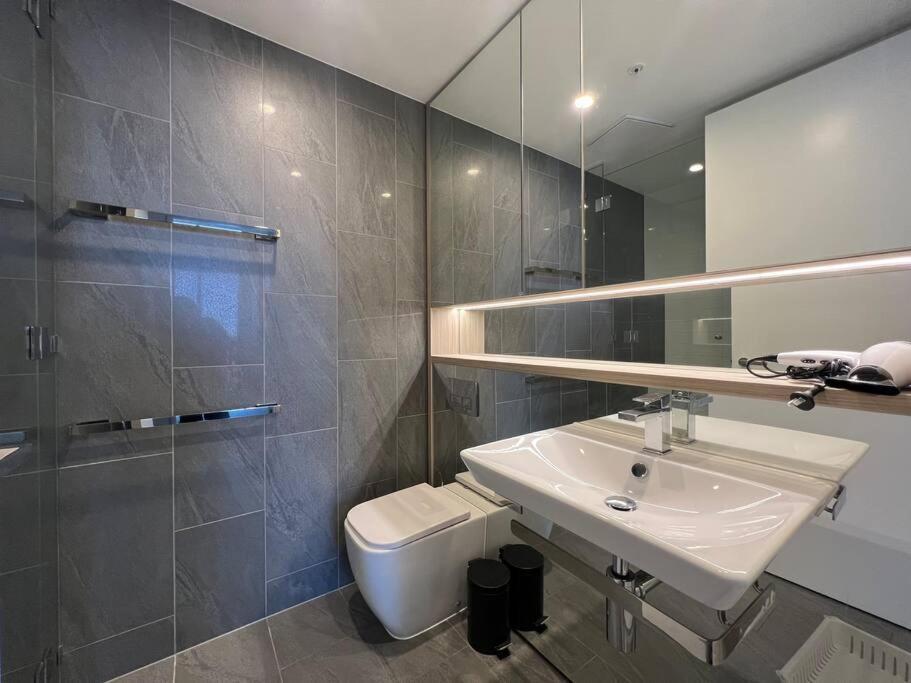 Emporium Residential 2 Bed 2 Bath 1 Car Apartment