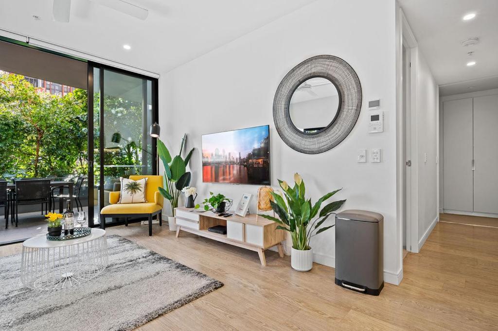 Southbank Heart+2 Bed+balcony+pool+gym+free Wifi Apartment *