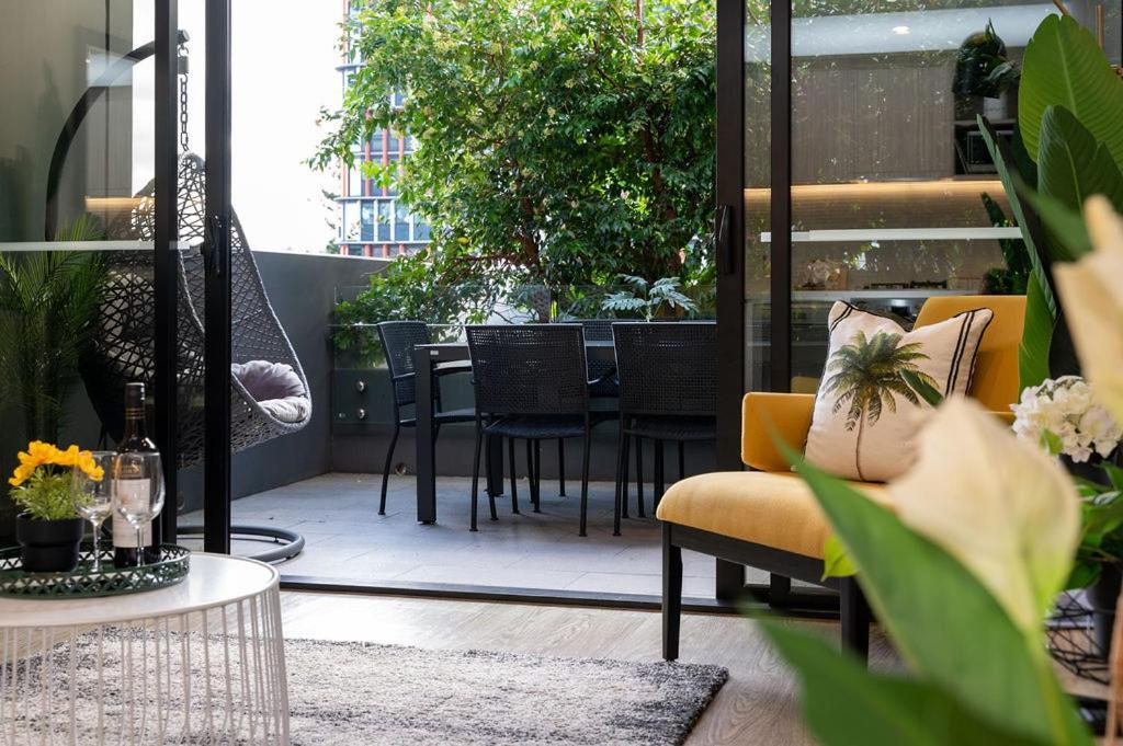 Southbank Heart+2 Bed+balcony+pool+gym+free Wifi * Brisbane