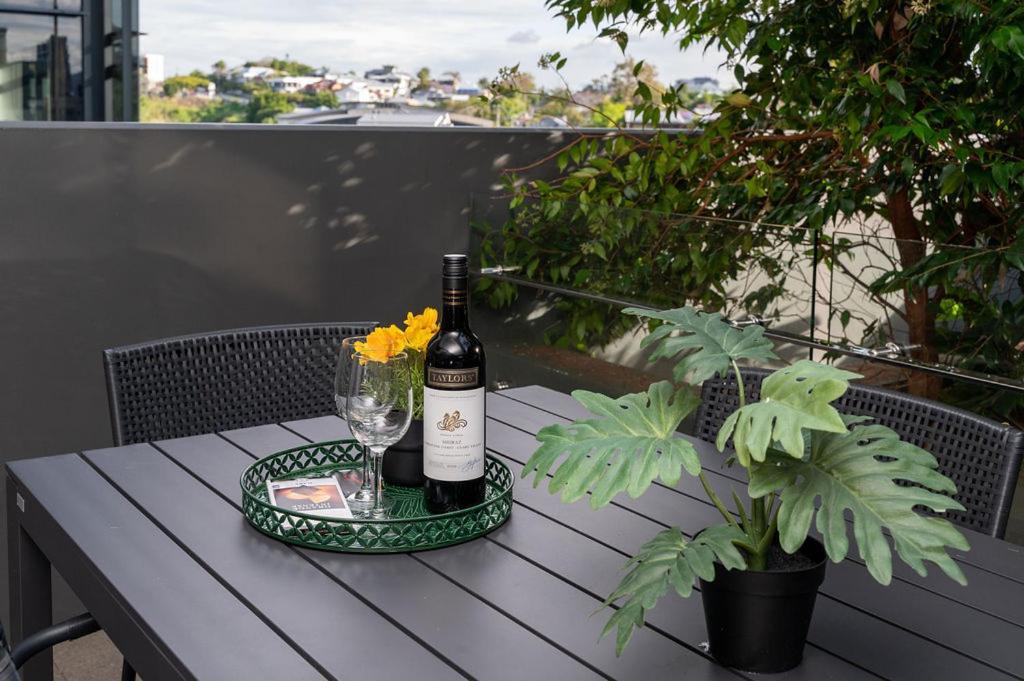 Southbank Heart+2 Bed+balcony+pool+gym+free Wifi Brisbane