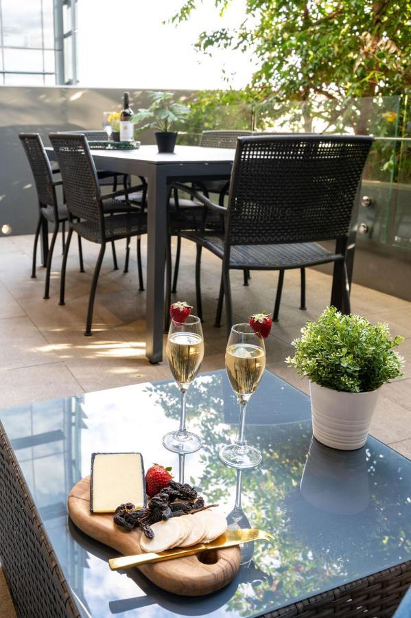 Southbank Heart+2 Bed+balcony+pool+gym+free Wifi Brisbane