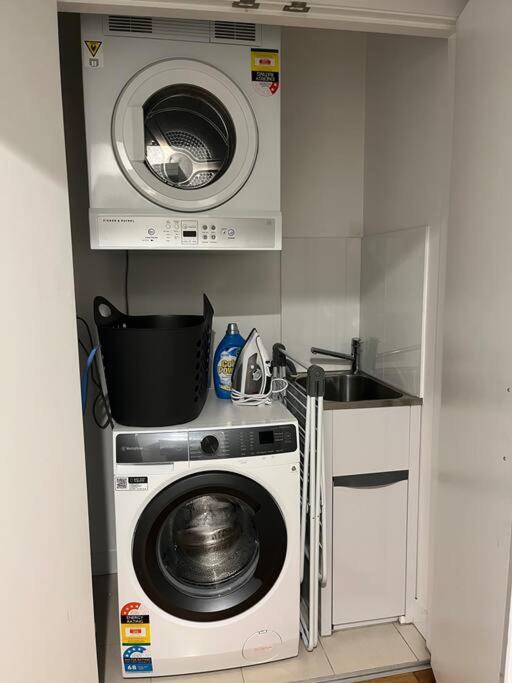 Luxe 2bed/2bath/park In Newstead *