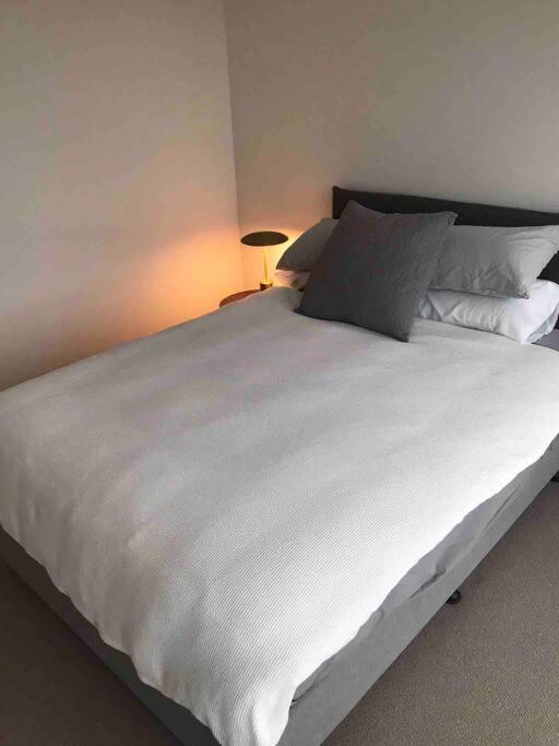 Apartment New 3 Bed Penthouse Style Complex *