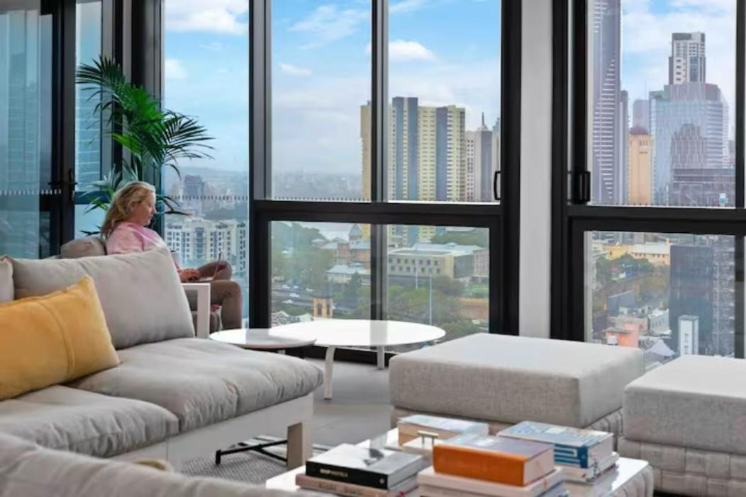 New 3 Bed Penthouse Style Complex Apartment *