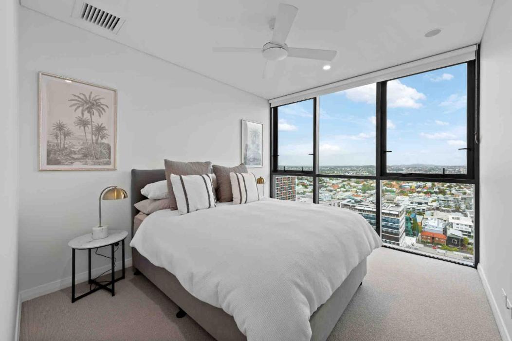 New 3 Bed Penthouse Style Complex