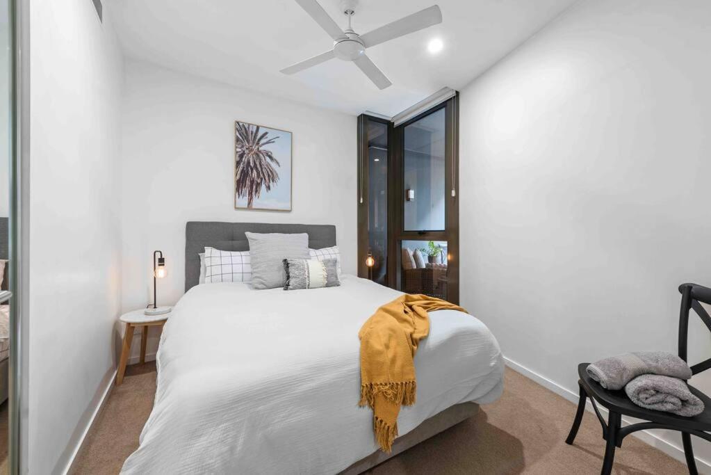 Luxe 2bed/2bath/park In Newstead