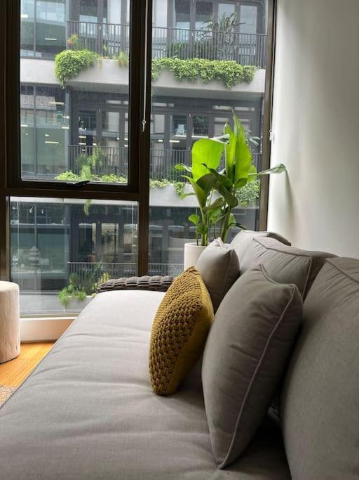 Luxe 2bed/2bath/park In Newstead Apartment *