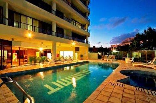 Summit Aparthotel 4*