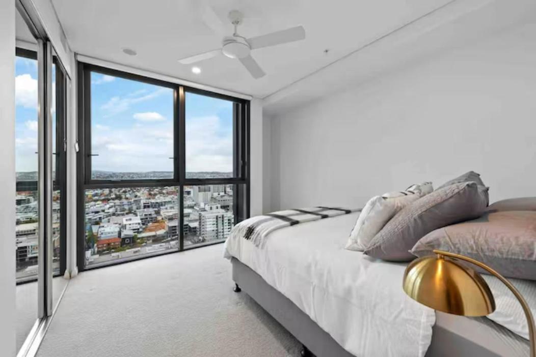 New 3 Bed Penthouse Style Complex Apartment Brisbane